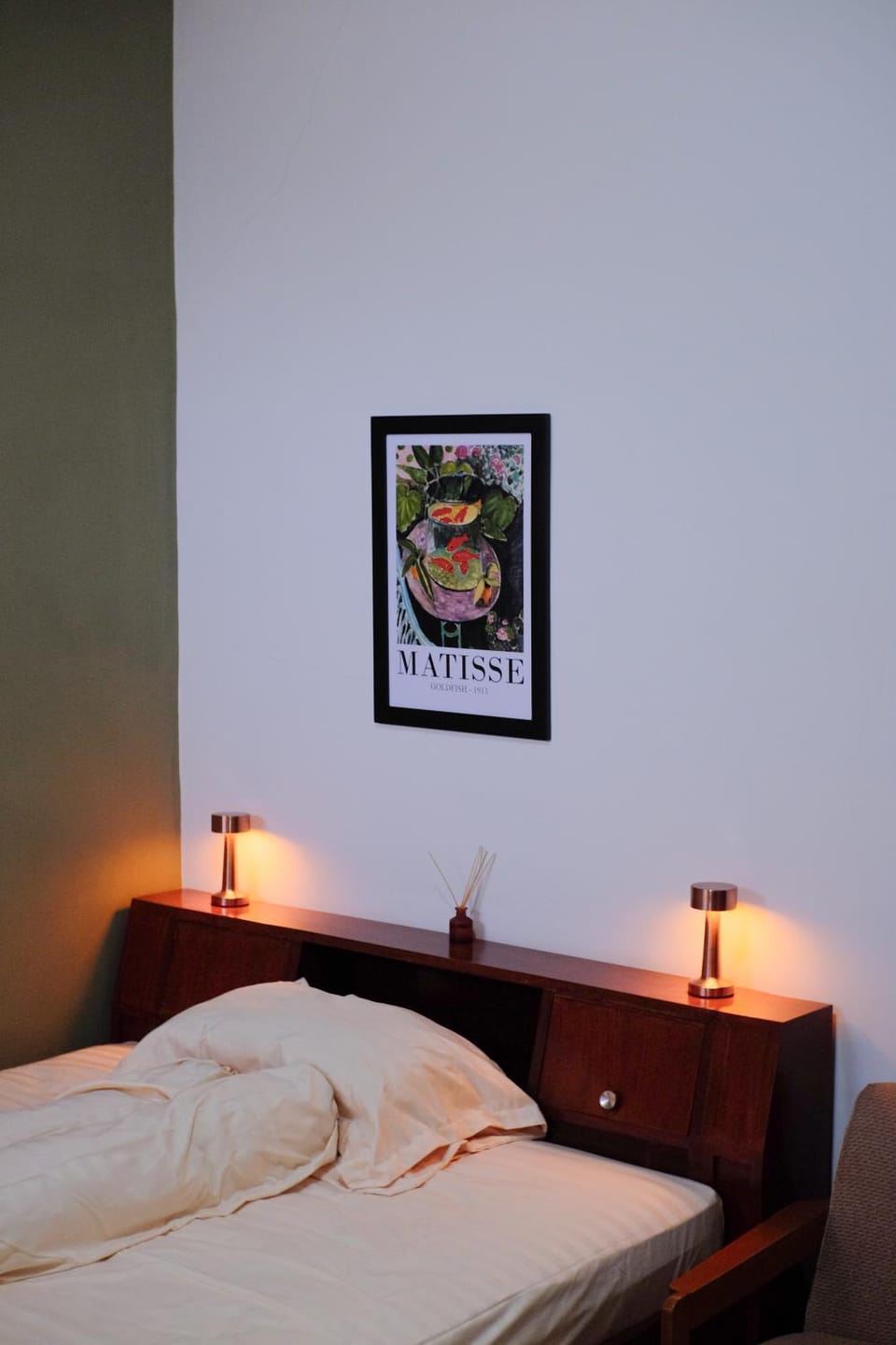 Bed, Decorative detail, Bedroom
