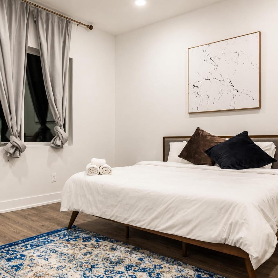 Artful 3Bed&2BathSleeps7-OvenWi-FiWD Apartment in Philadelphia