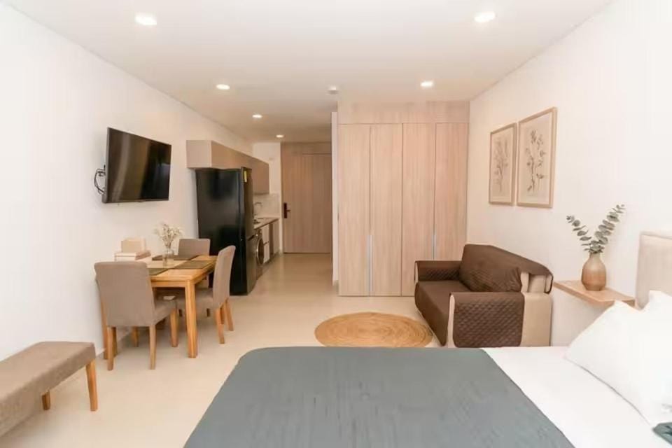 Amplia Suite Moderna con balcón cerca al mar Apartment in Magdalena, Colombia