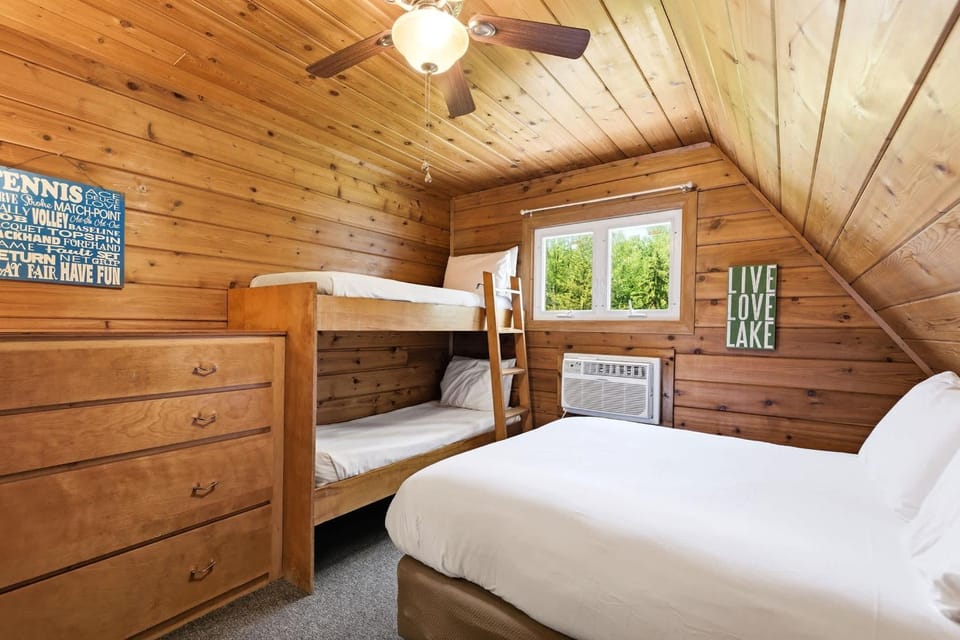 Chalet #80 Family Fun w Pools & Resort Perks Chalet in Lincoln Township