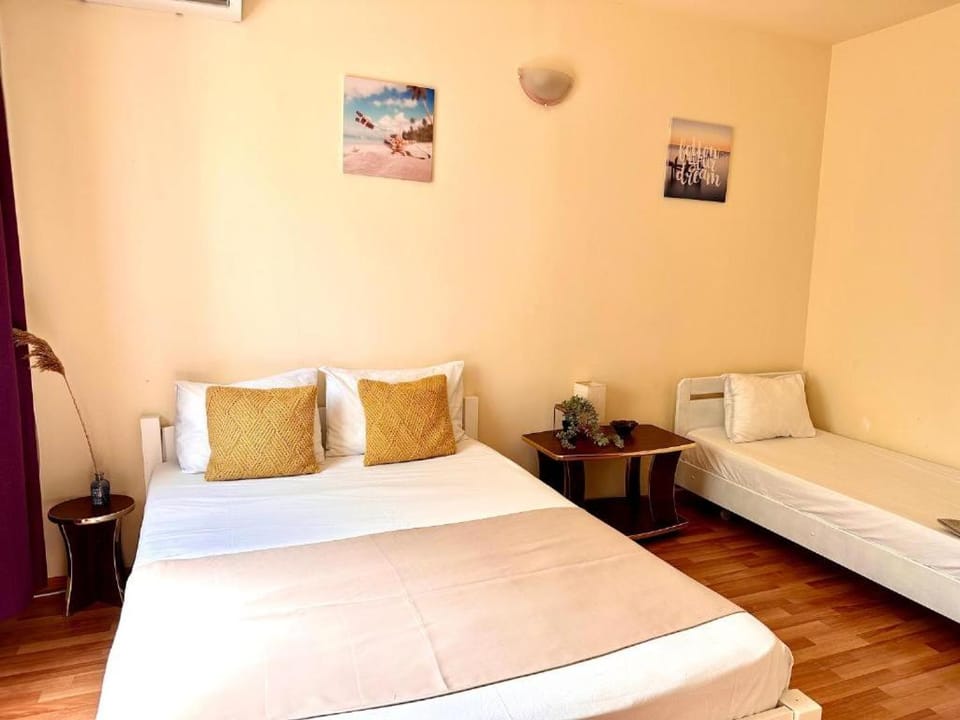 Casa Tin Costinesti Bed and Breakfast in Constanța County