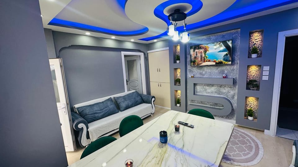 Communal lounge/ TV room, TV and multimedia, Living room, Seating area, Evening entertainment