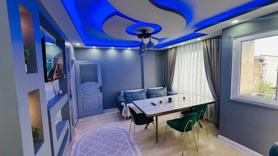 TV and multimedia, Living room, Seating area, Dining area