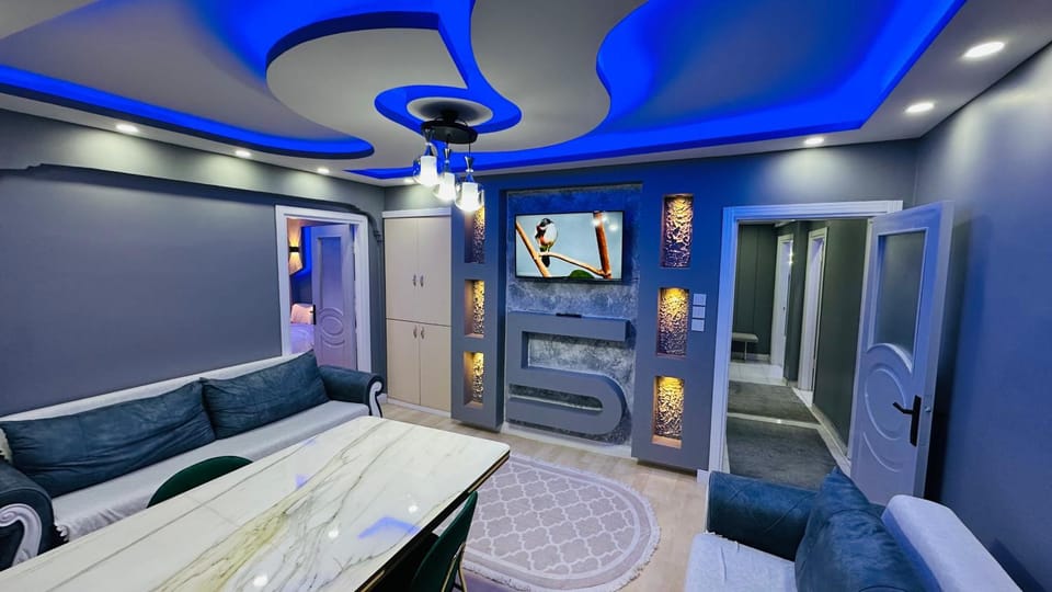 Communal lounge/ TV room, Communal lounge/ TV room, TV and multimedia, Living room, Seating area, Evening entertainment