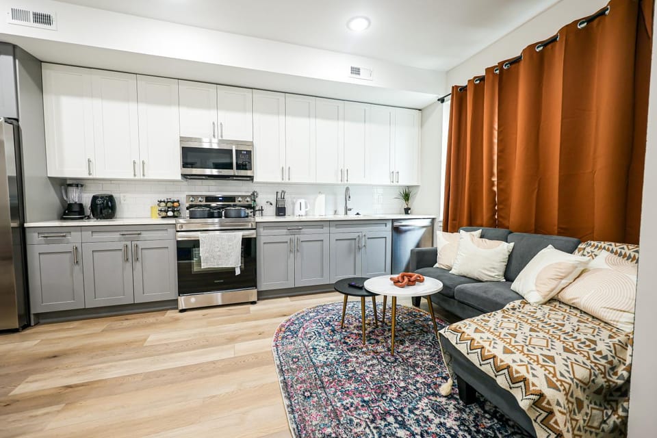2BR2BA City RetreatKing BedWiFiWD Apartment in Philadelphia