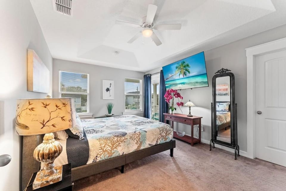 Beachy Shuffleboard Home - Jax Beach BnB House in Jacksonville Beach