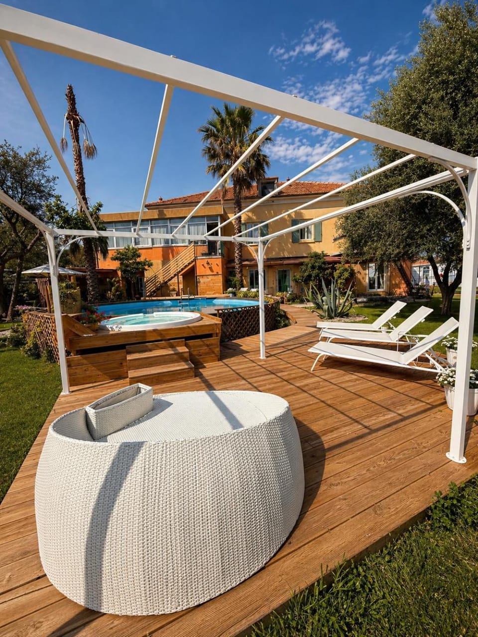 Swimming pool