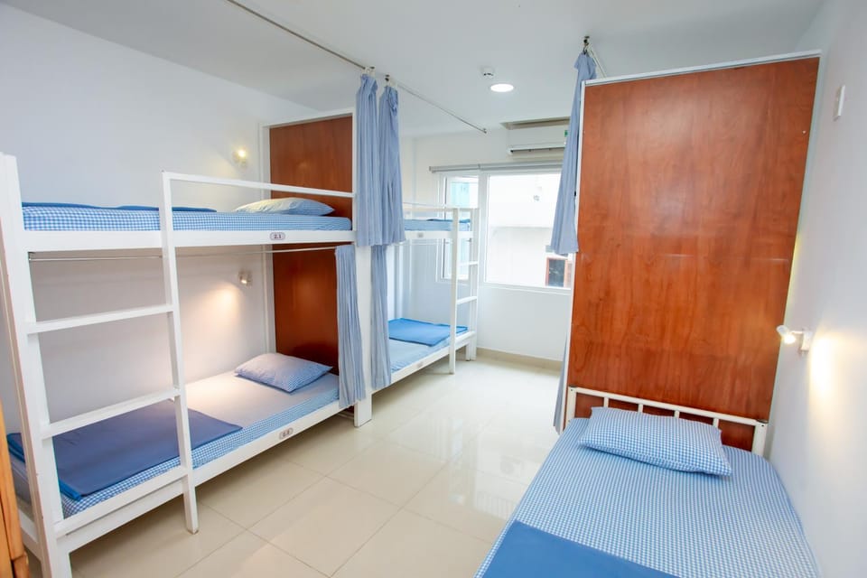 Bedroom, bunk bed
