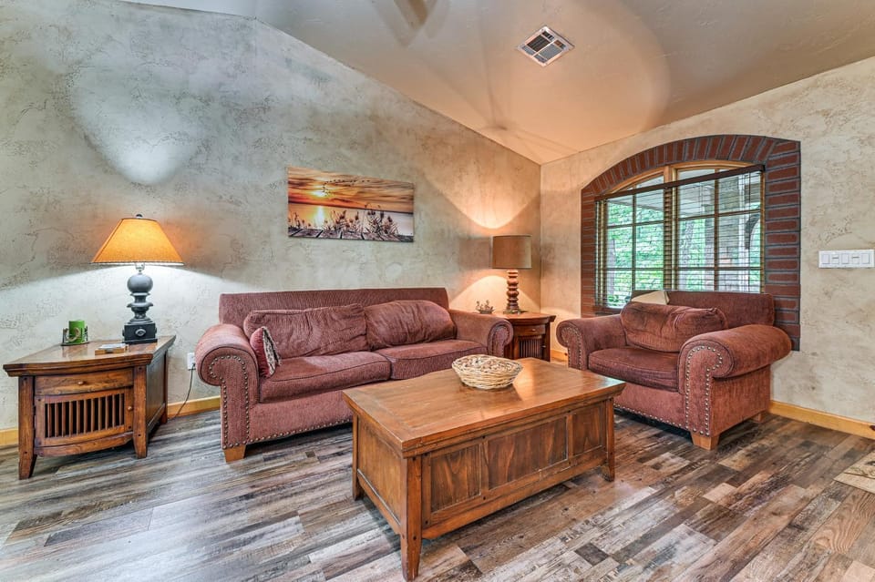 Walk to Lake Texoma: Family Home w/ Fire Pit! House in Lake Texoma