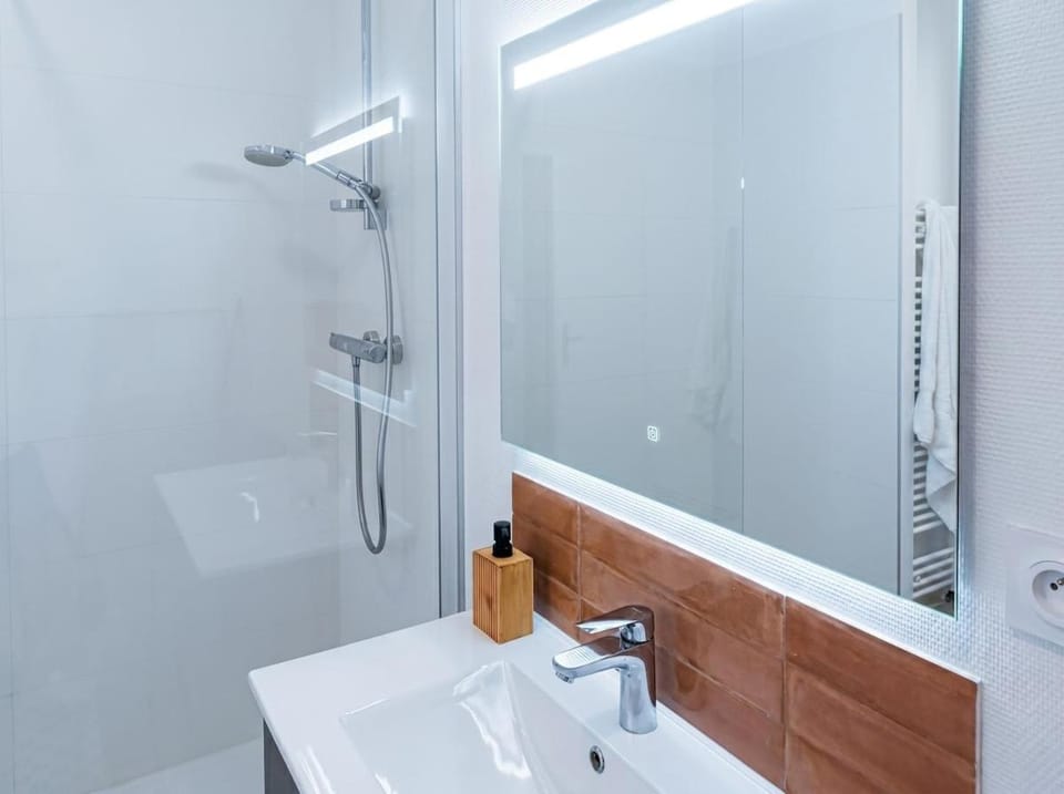 T2 Hypercentre Angers, Balcon, Fresques Apartment in Angers