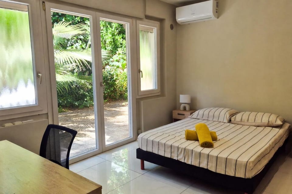 Bed, Photo of the whole room, Bedroom, towels, air conditioner