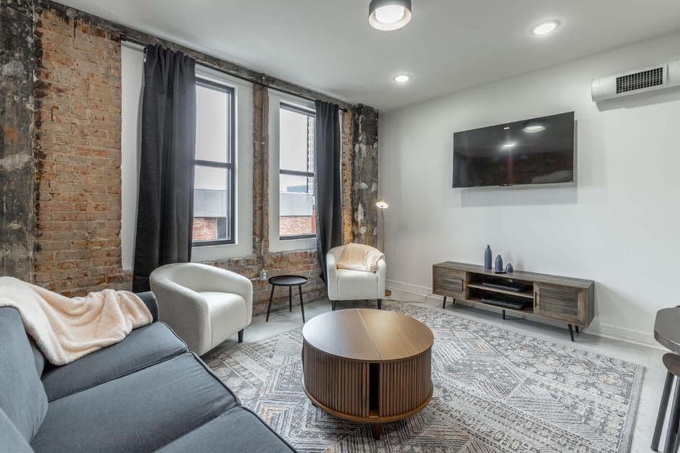 Park Hotel 2BR Suite 306 House in Chattanooga