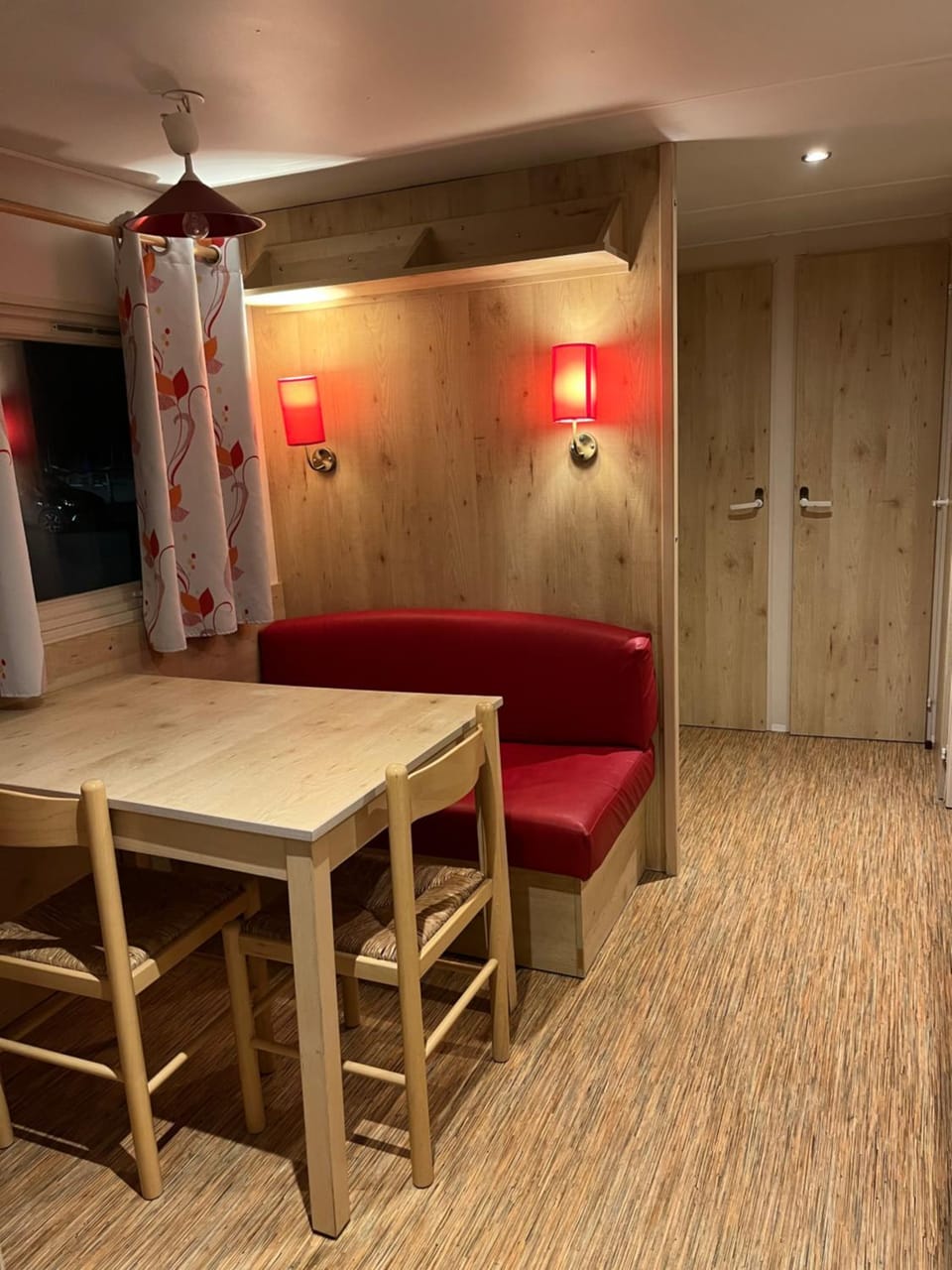La roulotte des écuries Campground/ 
RV Resort in Pays de la Loire