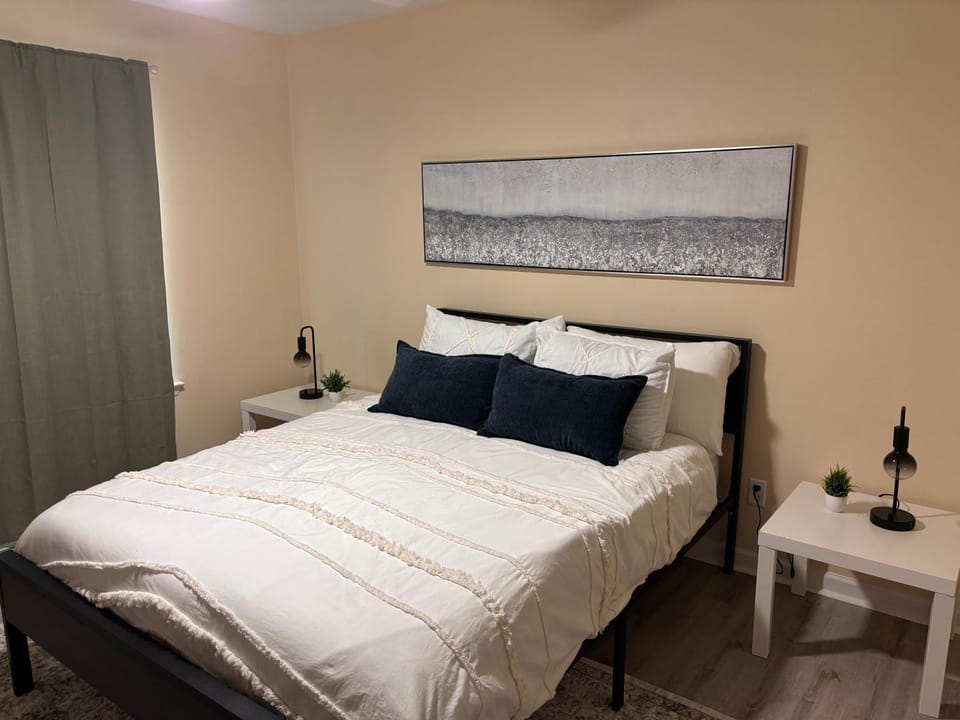 Modern 3BR3BA Duplex- Walk to FSU & Near Downtown House in Tallahassee
