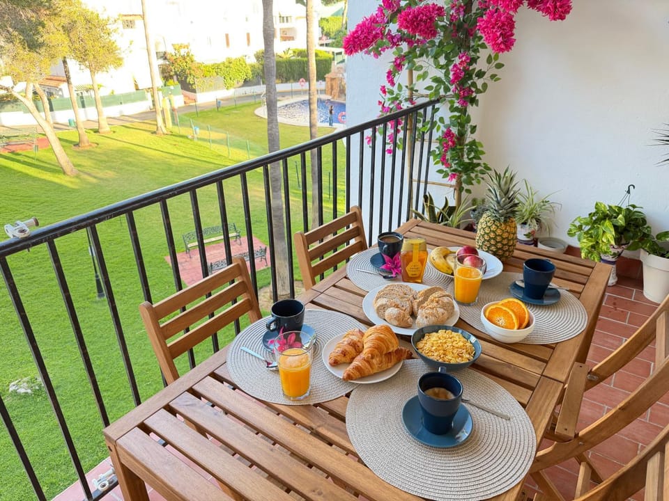 Casa Familiar con Piscina Elviria Marbella Beach Apartment in Marbella