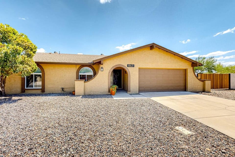 WeeCasa-Poolside Paradise House in Chandler