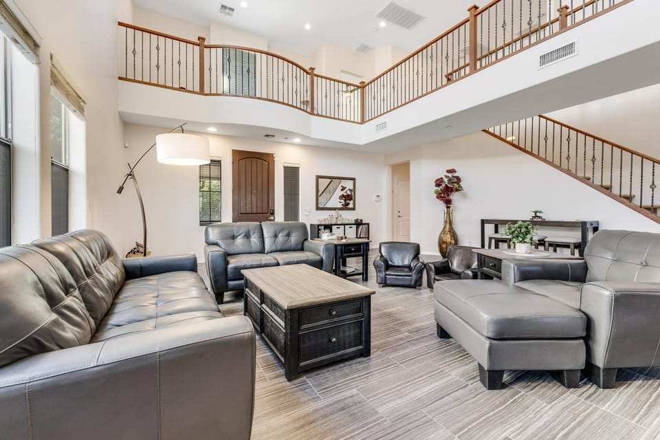 Westwing Retreat House in Peoria