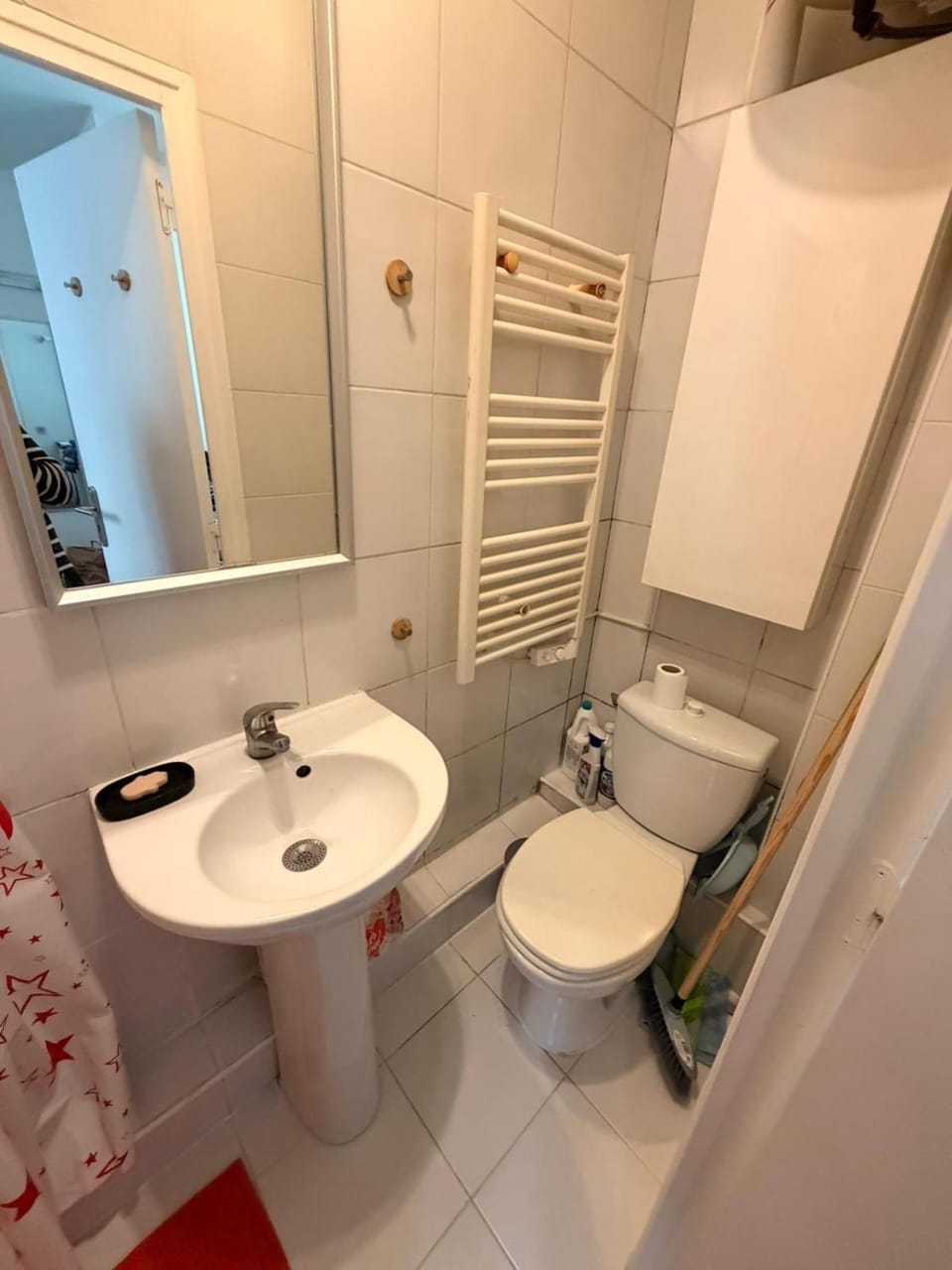 Shower, Toilet, Bathroom, towels