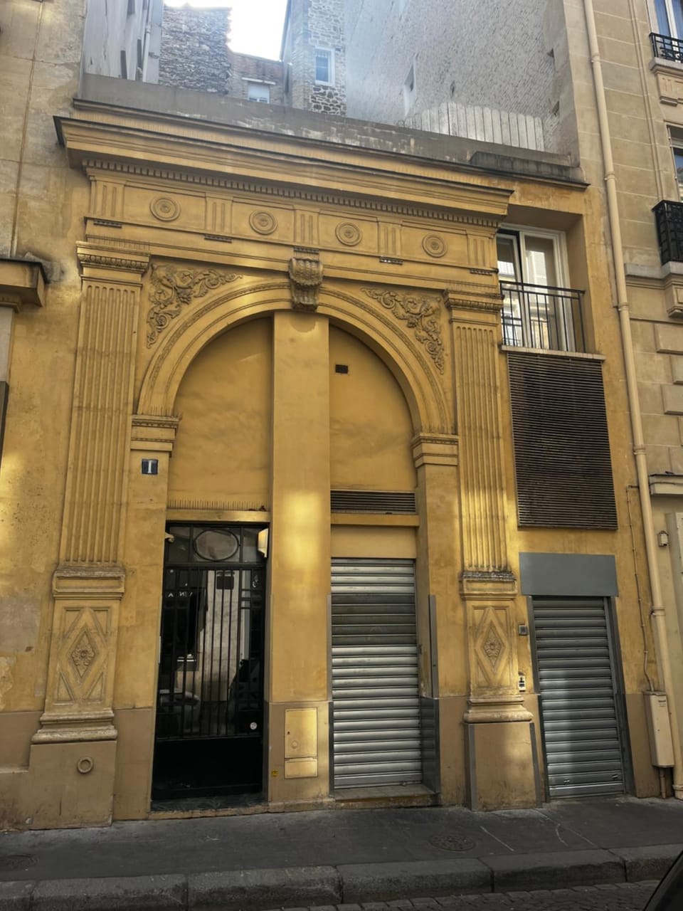 Facade/entrance
