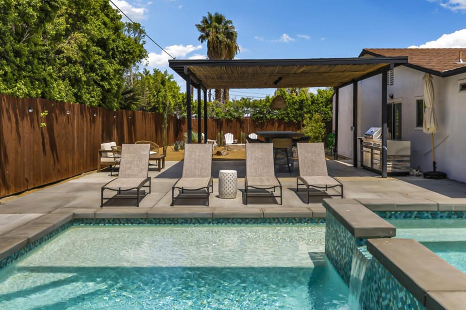 Chic Cactus Casa - 69034 House in Palm Springs