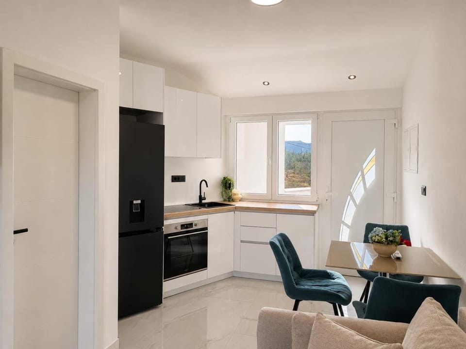Amore Apartment by the Sea - Znjan Beach Apartment in Split