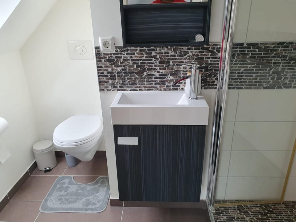 Komfortables Dachgeschosszimmer Apartment in Oberhausen