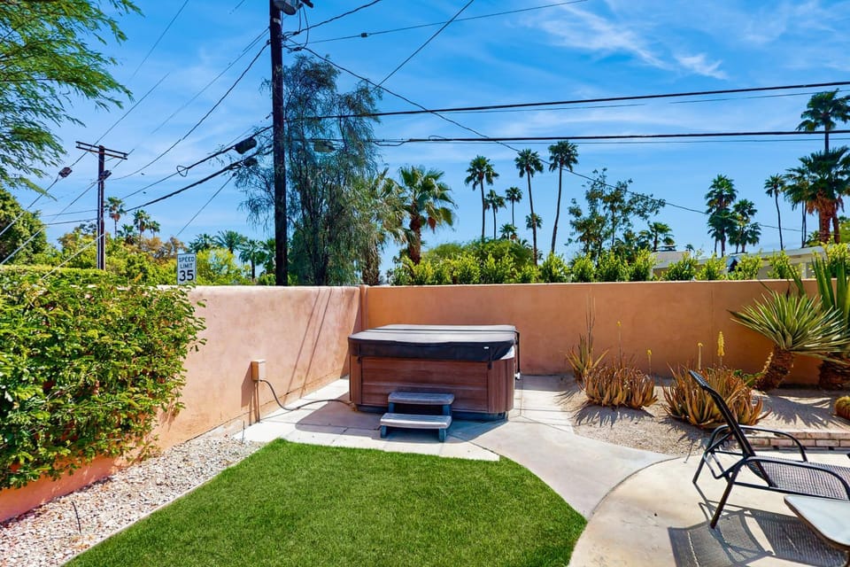 Early California Style - 290 House in Palm Springs