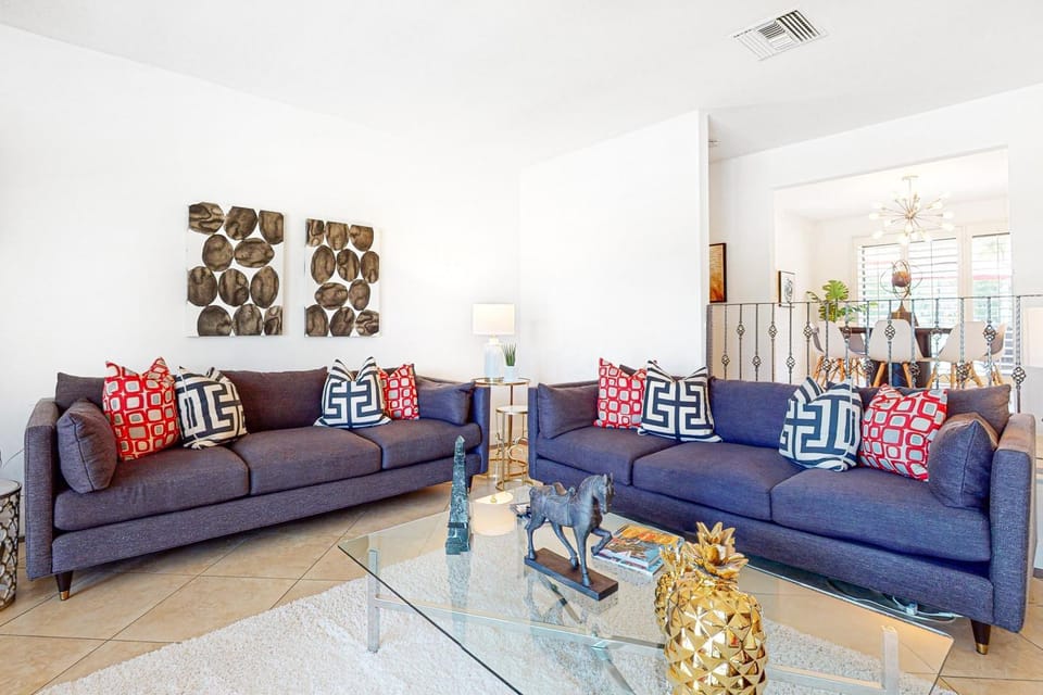 El Paseo Modern House in Palm Desert