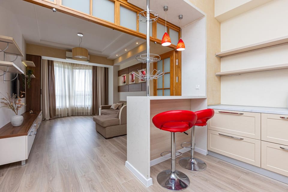 Kitchen or kitchenette, Seating area