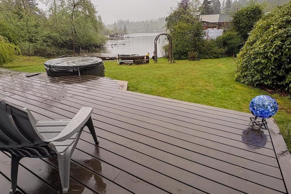 Eagle Harbor House World Cup Availability House in Bainbridge Island