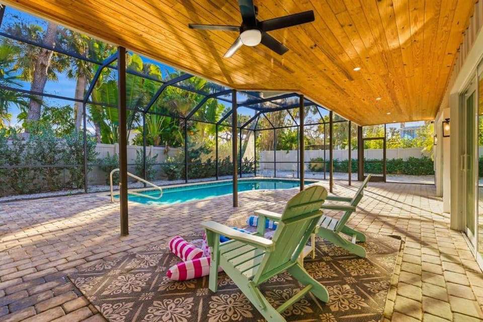 Commonwealth Luxury House in Siesta Key