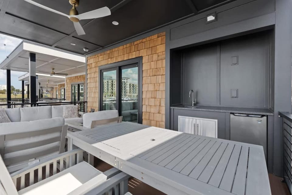 Escape at The Cove Riverwalk Villas House in Wilmington