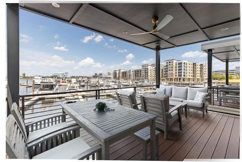Serenity at The Cove Riverwalk Villas House in Wilmington