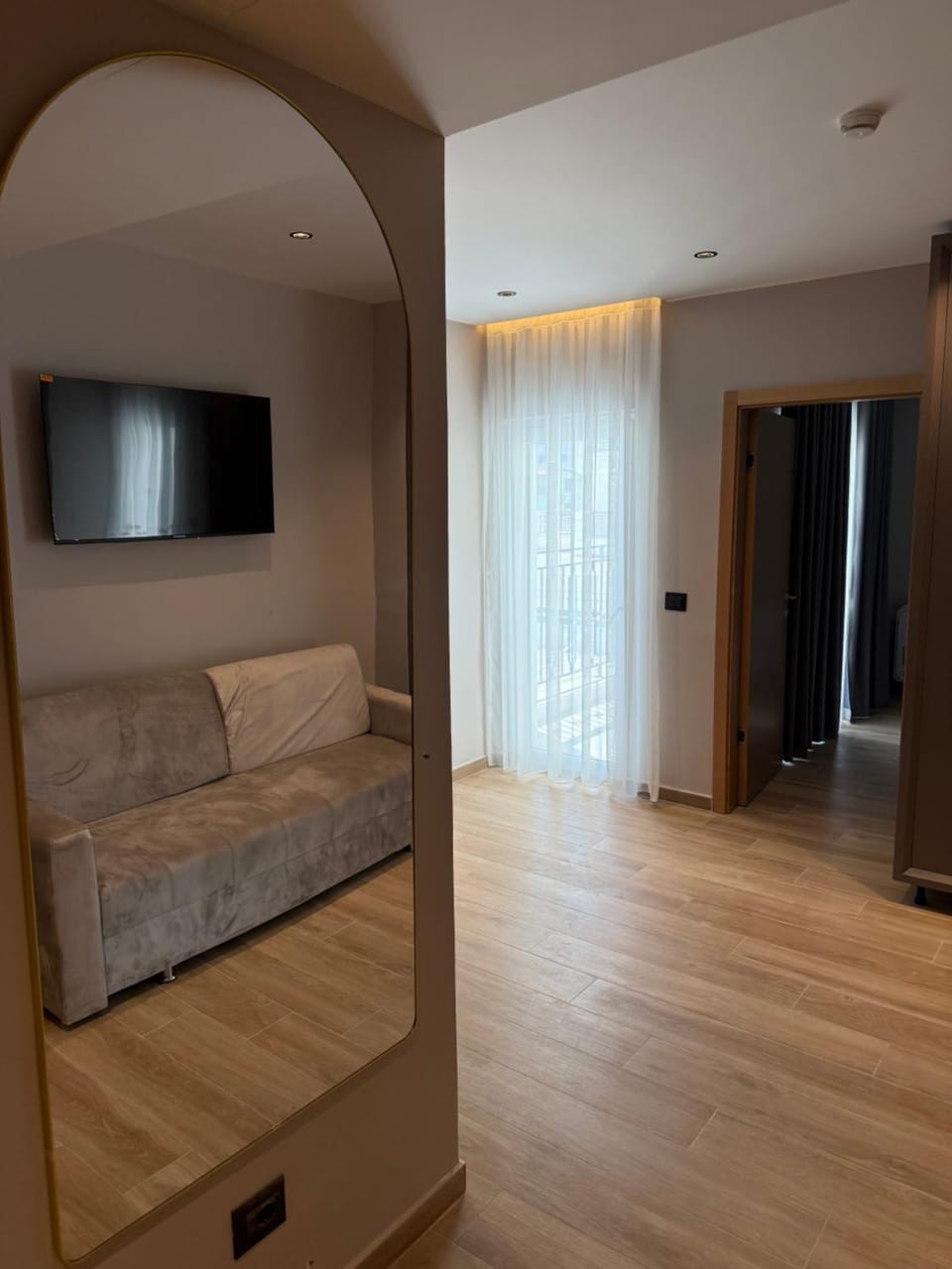 Communal lounge/ TV room, TV and multimedia, Living room, Photo of the whole room, Seating area
