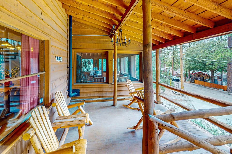 Hidden Lodge House in Idyllwild-Pine Cove