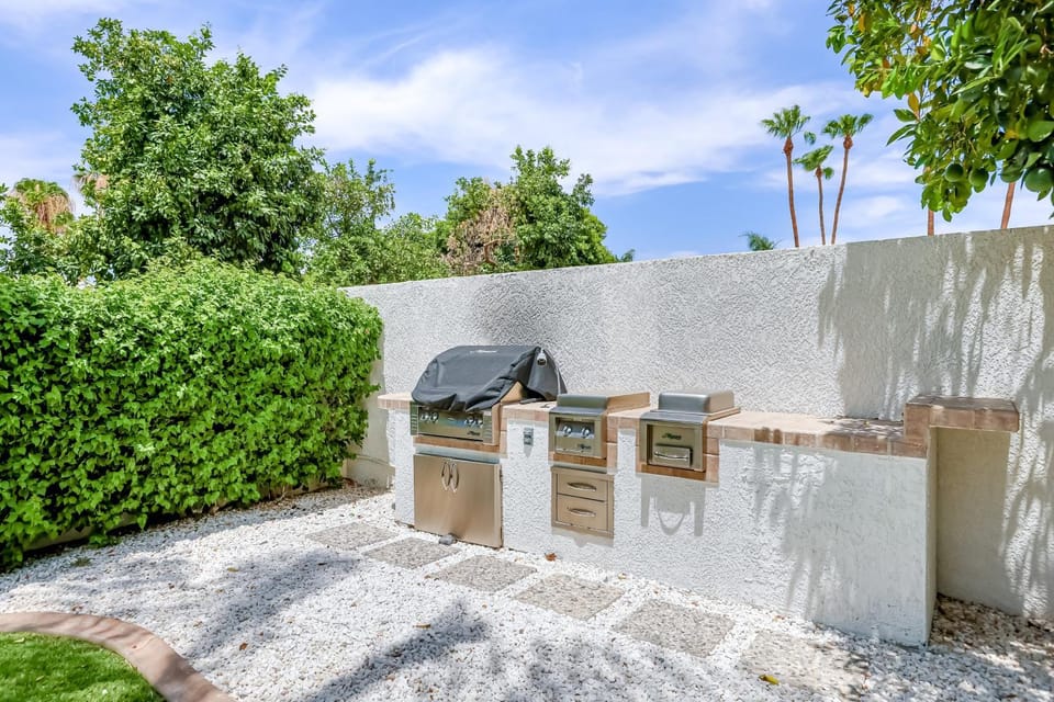 Luxury Estate in Indian Wells Country Club House in Indian Wells