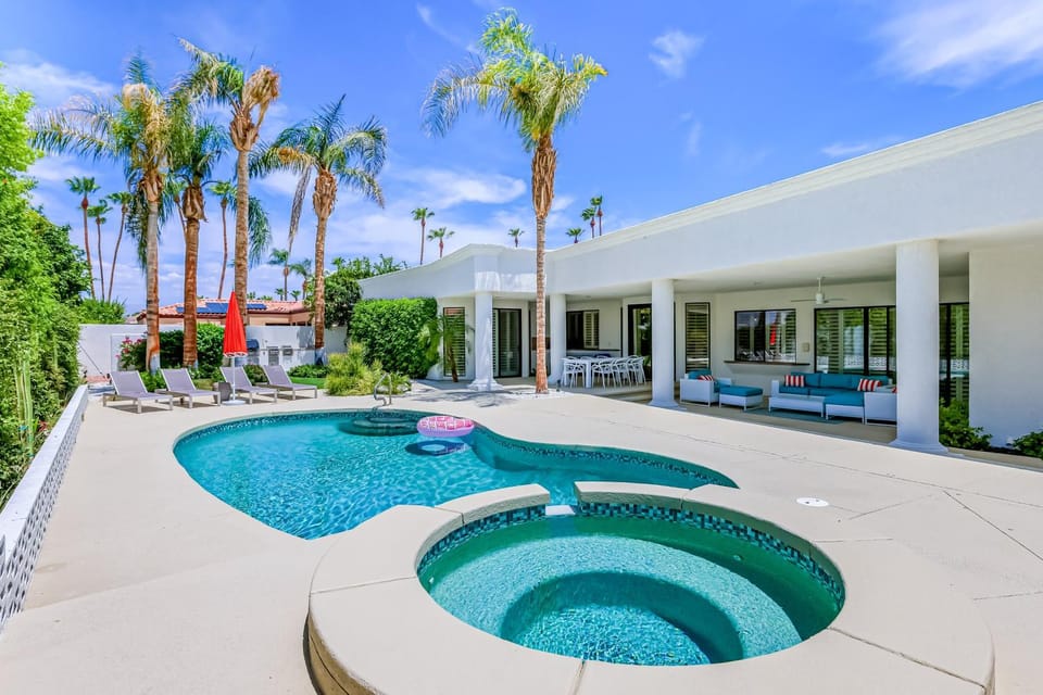 Luxury Estate in Indian Wells Country Club House in Indian Wells