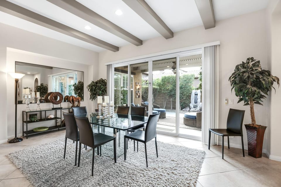 Luxury on the Lake Rancho Mirage House in Cathedral City