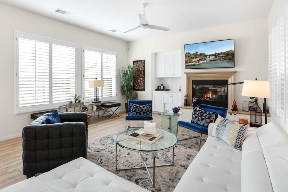 Luxury on the Lake Rancho Mirage House in Cathedral City