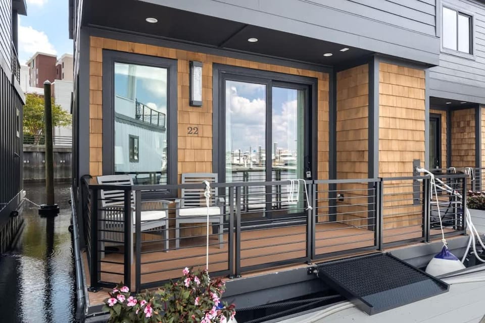 Adrift at The Cove Riverwalk Villas House in Wilmington
