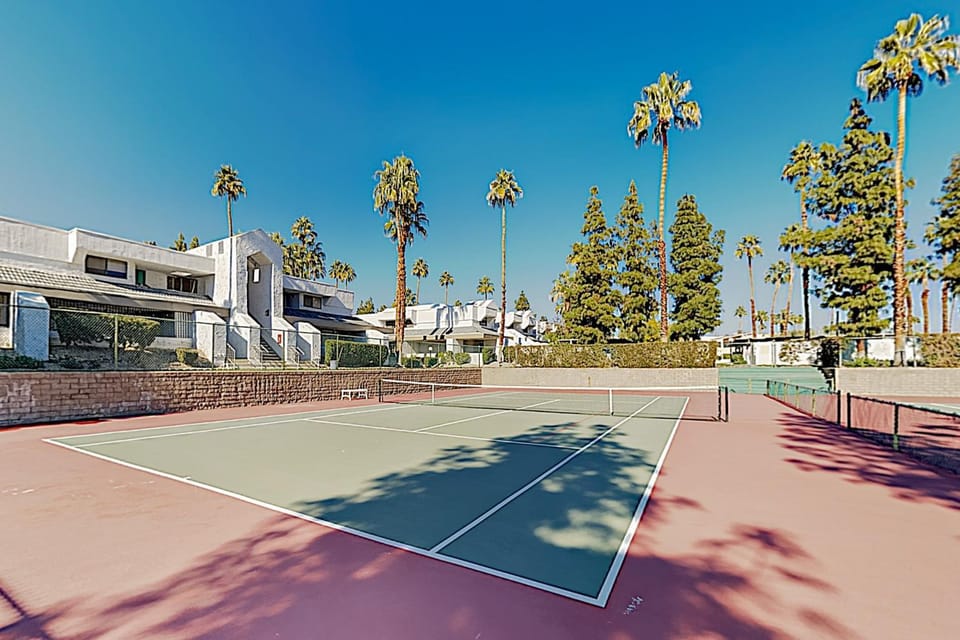 Palm Tree Retreat Unit 128 - 4330 Apartment in Cathedral City