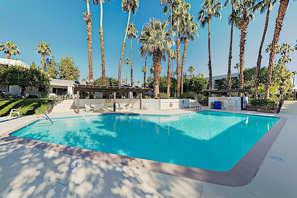 Palm Tree Retreat Unit 128 - 4330 Apartment in Cathedral City