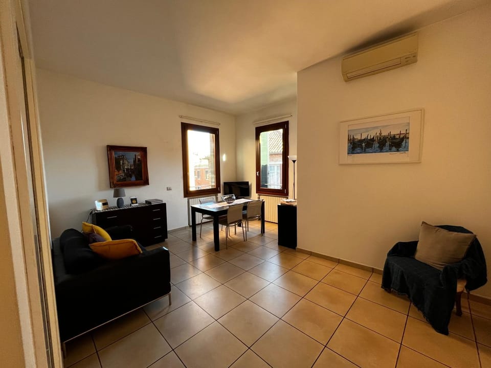 TV and multimedia, Living room, Photo of the whole room, air conditioner