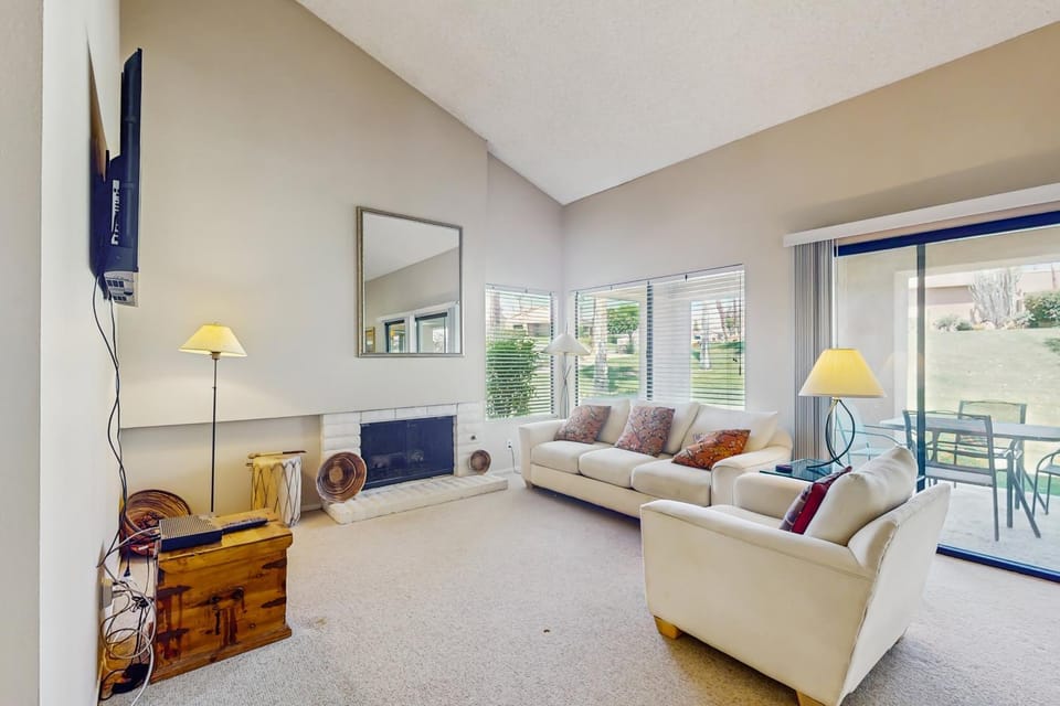 Poinciana Paradise House in Palm Desert