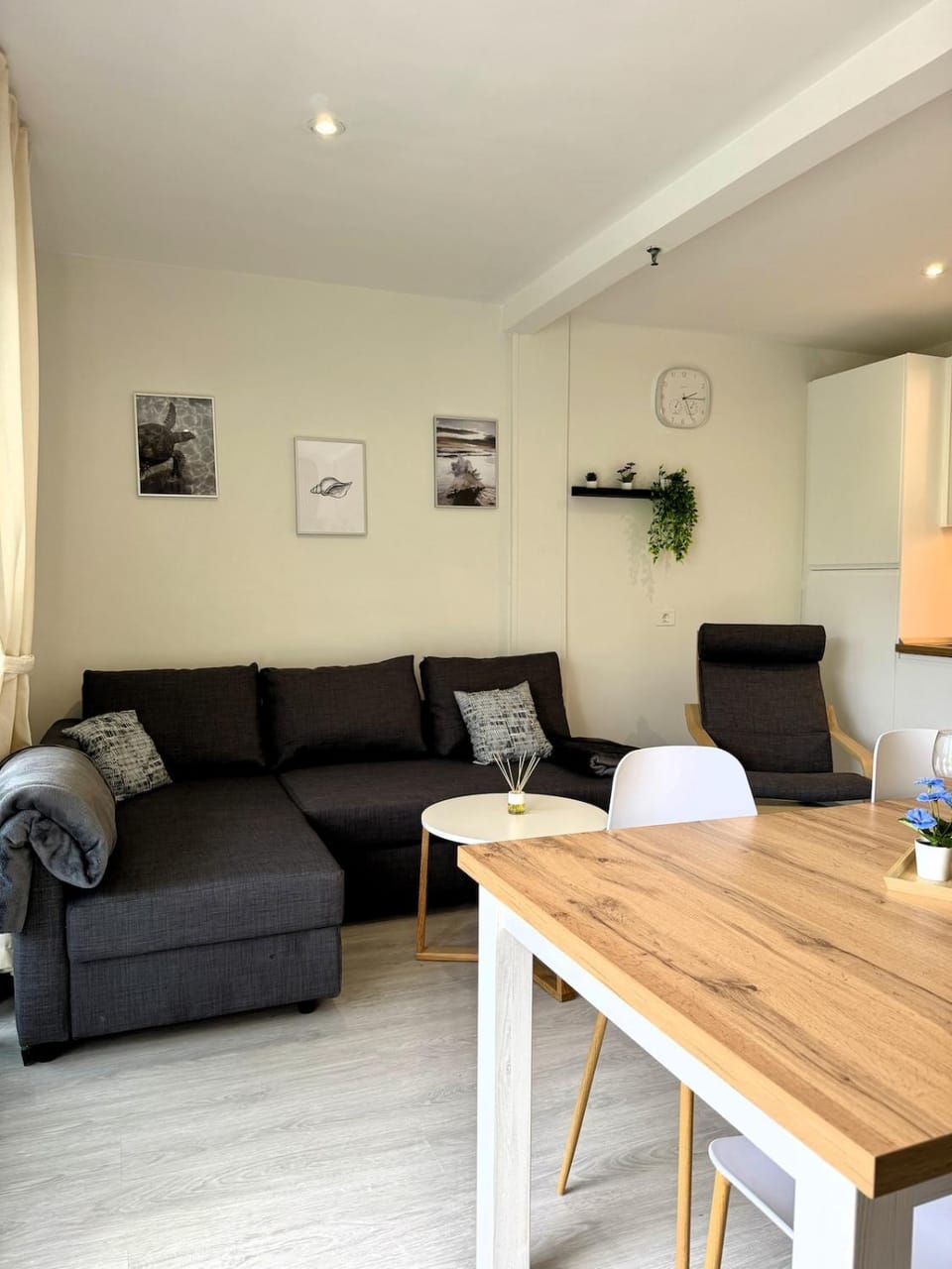 Living room, Seating area, Dining area