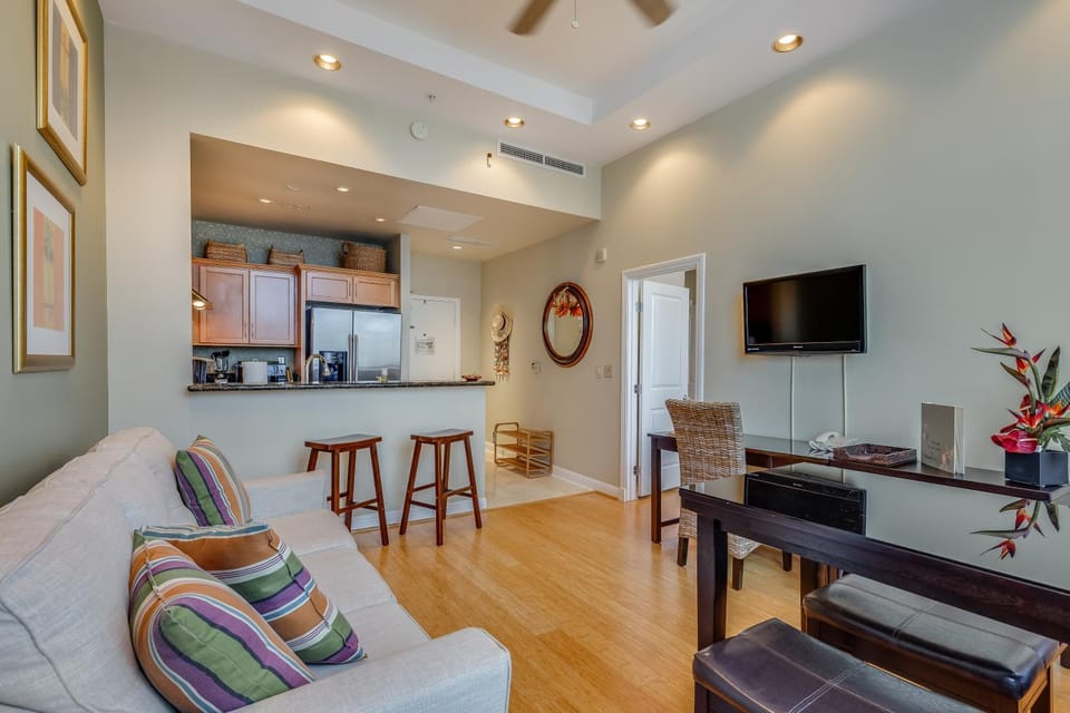 Palms at Waikiki - 1 Bedroom City View 1209 Apartment in McCully-Moiliili