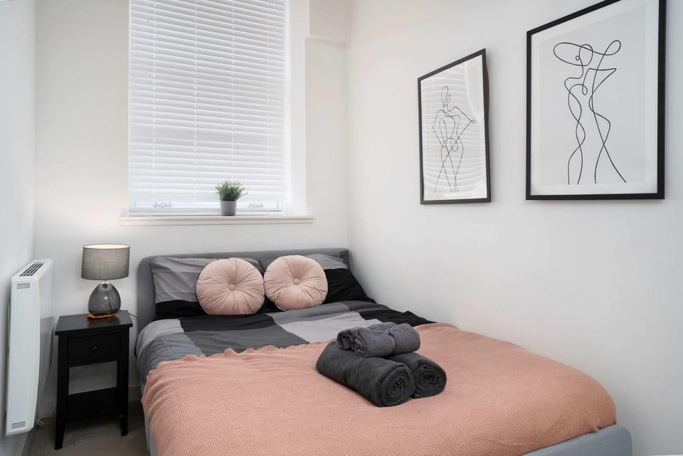 Central Edinburgh Stay Walk to Royal Mile & Old Town Apartment in Edinburgh