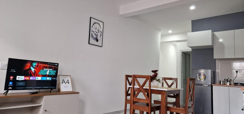 TV and multimedia, Living room, Dining area