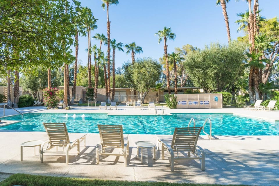 Racquet Club Garden Villas Unit 114 - 4550 House in Palm Springs