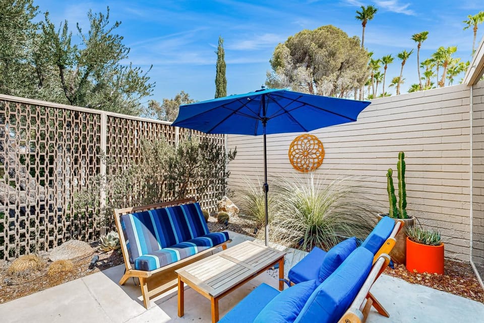 Racquet Club Garden Villas Unit 114 - 4550 House in Palm Springs
